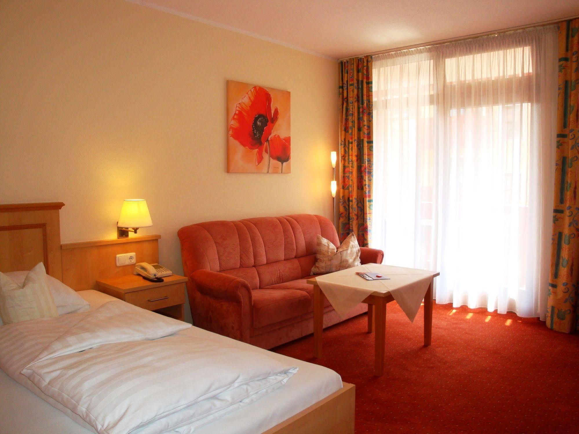 Apparthotel Minerva Diana Octavia Бад-Геггинг Экстерьер фото