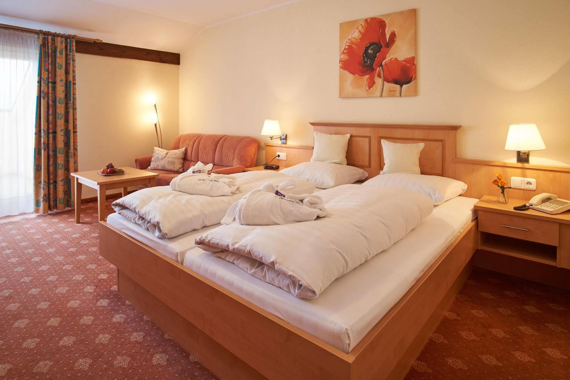 Apparthotel Minerva Diana Octavia Бад-Геггинг Экстерьер фото