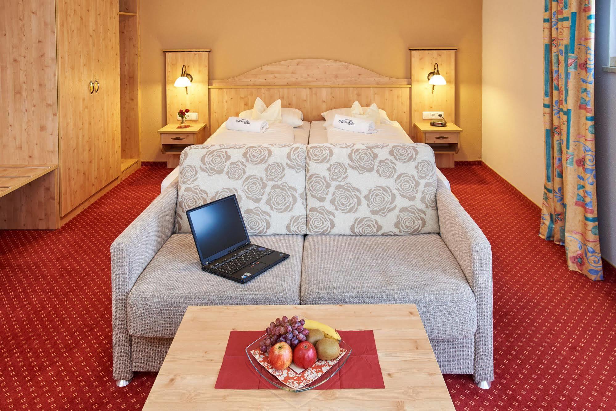 Apparthotel Minerva Diana Octavia Бад-Геггинг Экстерьер фото